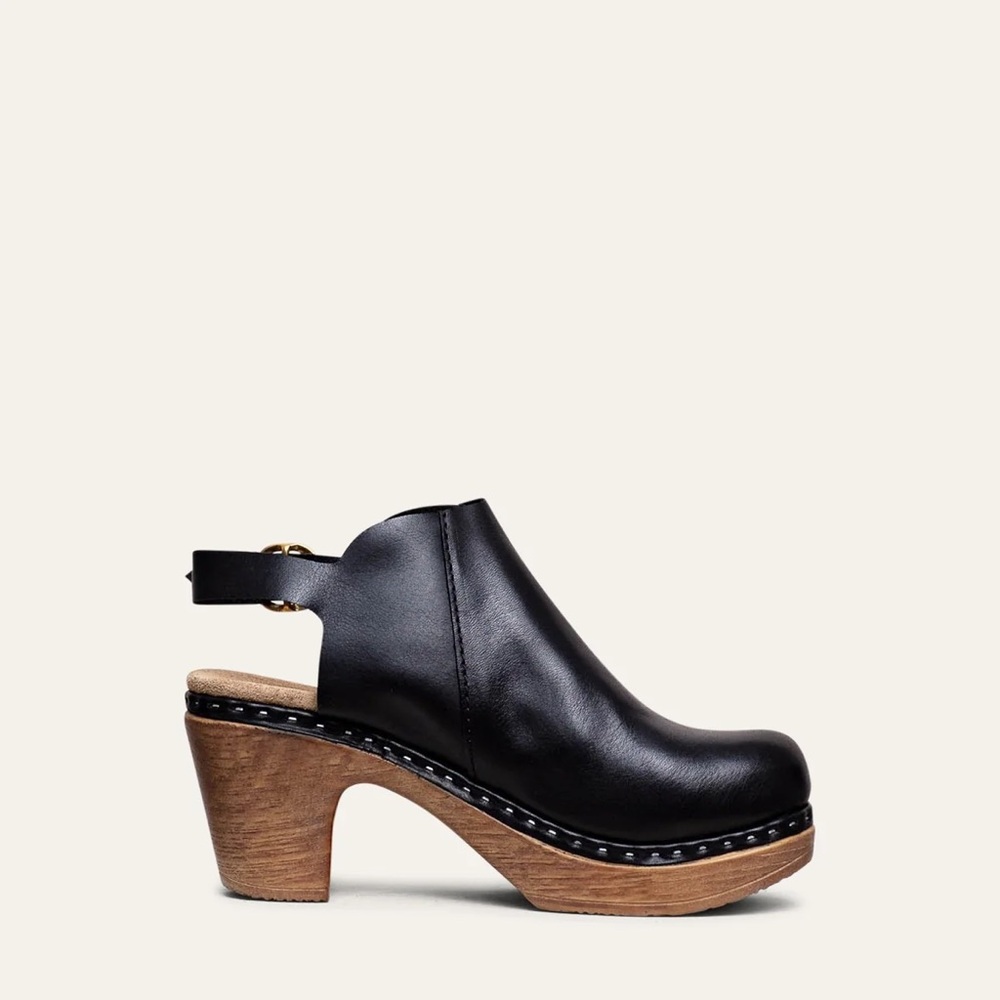 Calou Sling Back Black Leather Clogs with Wooden Heel Size 39 NWT